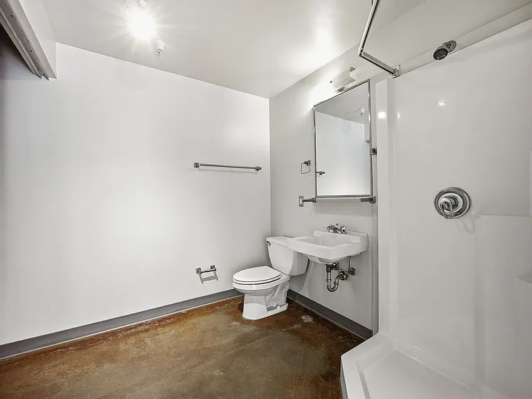 Whiteway Apartments — Photo 17