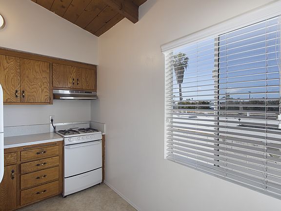 2nd image of 4960 Santa Monica Ave APT 8