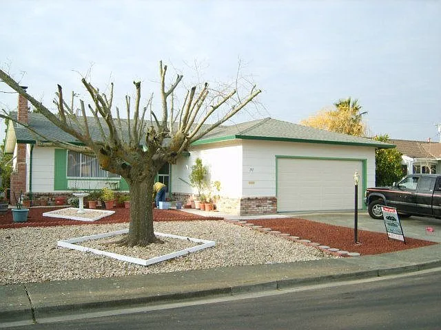 191 Carlsbad Cir photo 1