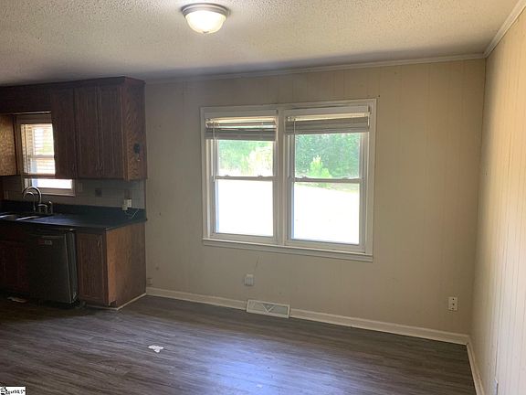 3rd image of 200 Windsor Dr