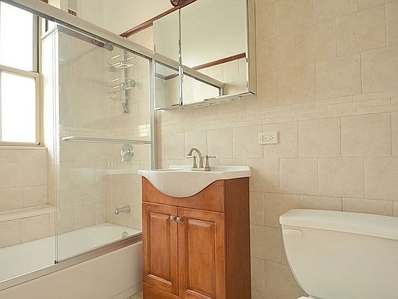 4th image of 287 Amsterdam Ave #704