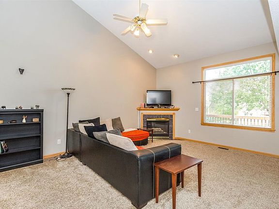 4th image of 465 Sugar Creek Ln