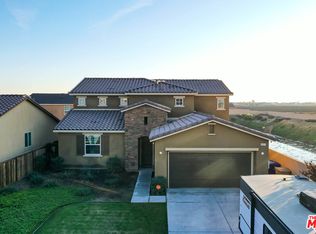 6015 Sapphire Peak Dr, Bakersfield, CA 93313