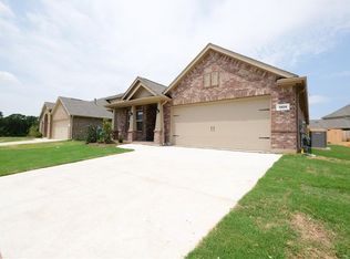 1909 Hollister Ln, Denton, TX 76210
