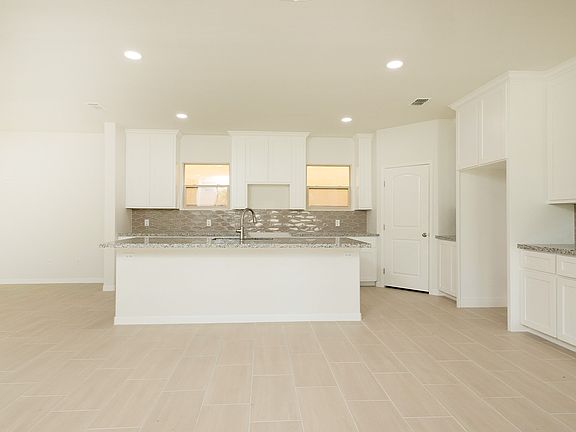 4th image of 3601 Florencia Ct