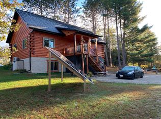 N5714 7th Rd, Crivitz, WI 54114