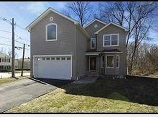 2 Cedar Ct, North Haledon, NJ 07508