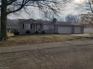 1890 Bayberry Ln, Coshocton, OH