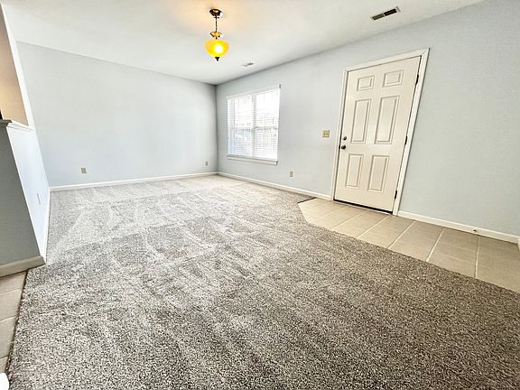 entry/living room