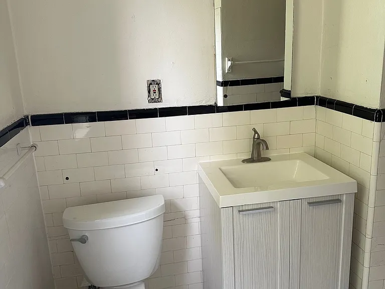 4305 N Marlborough Dr — Photo 8