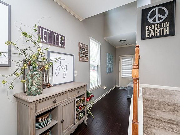 4th image of 120 Sunset Ln