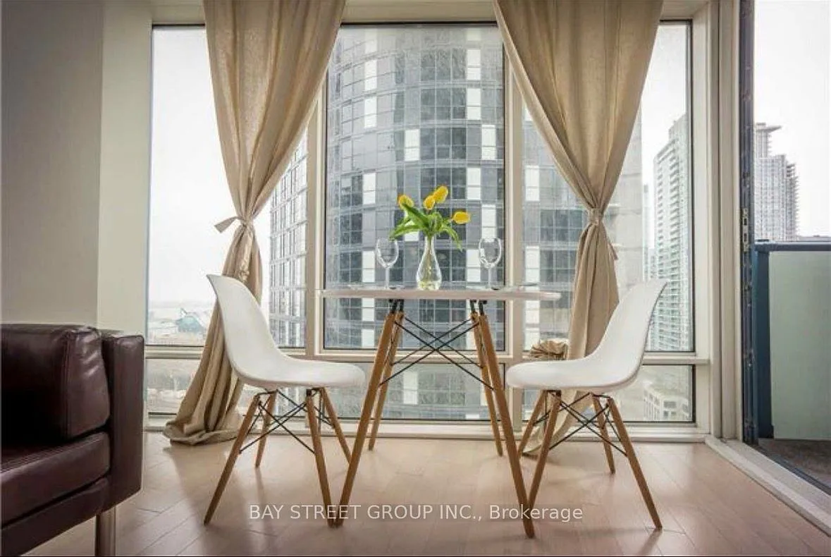 L Tower — Photo 4