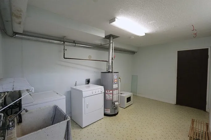1124 Holdom Ave #1124 — Photo 9
