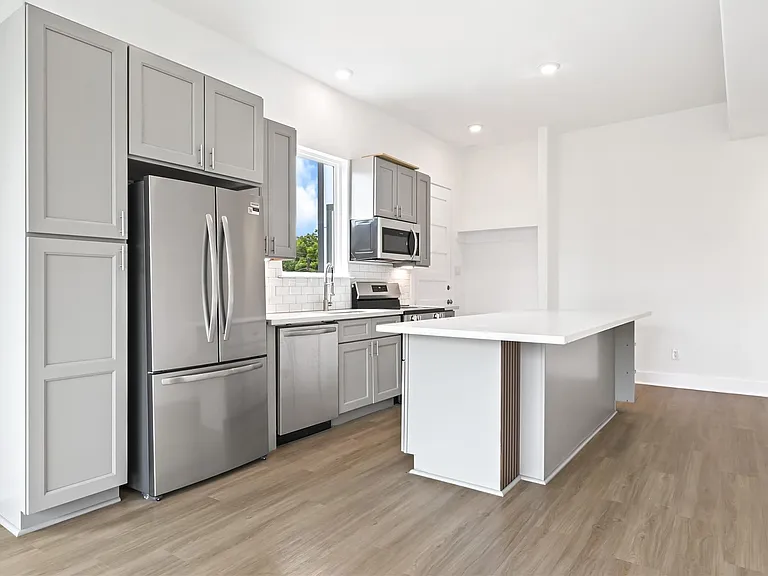 4602 Clay St #B — Photo 1