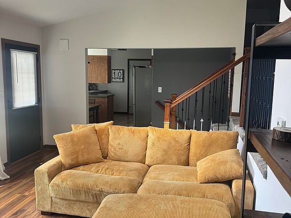 3rd image of 1228 N Turner Ave