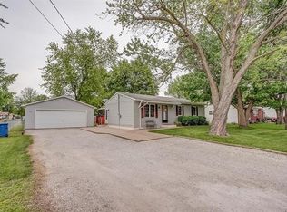 1403 Broadway Ave, South Roxana, IL 62087