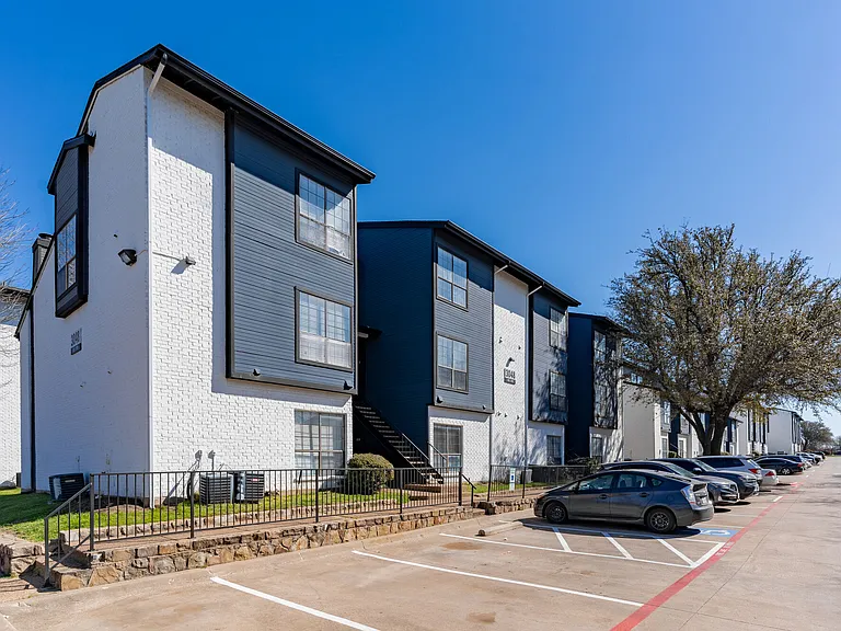 Ronan Apartment Homes — Photo 75