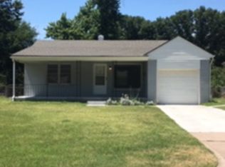 1135 Inverness Dr, Wichita, KS 67218