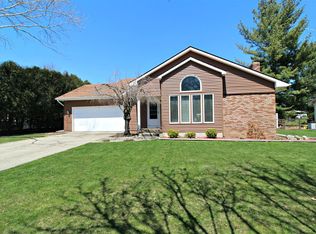 307 Sunset Dr, Flushing, MI 48433