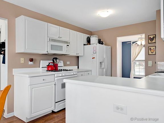 4th image of 312 Aristocrat Dr