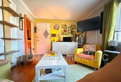 8705 Plymouth St #3 Photo 1