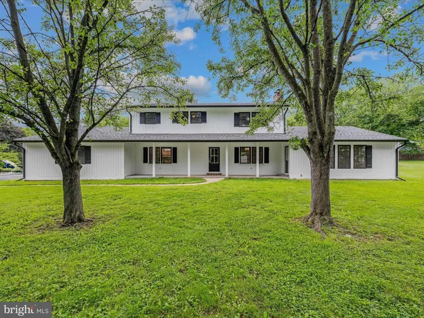 71 Cardinal Dr, Shepherdstown, WV 25443
