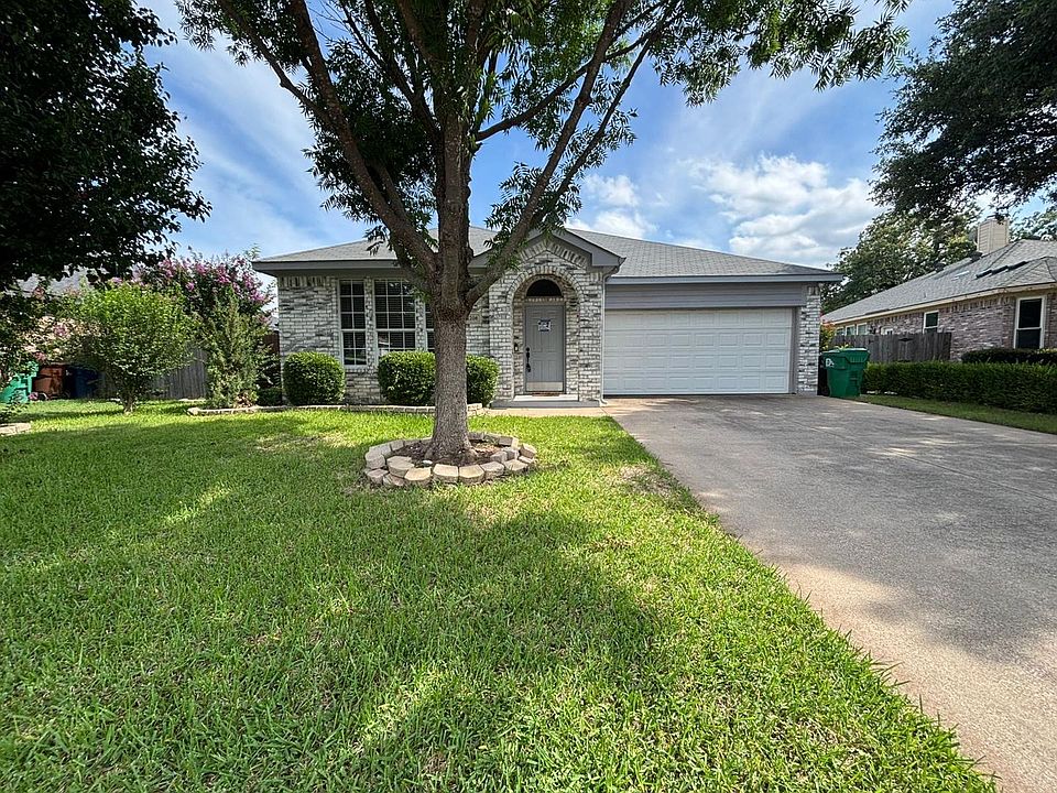 1st image of 2208 Wildwood Ln