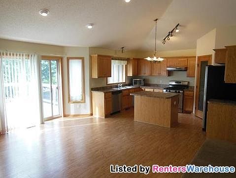 4th image of 972 114th Ct NE