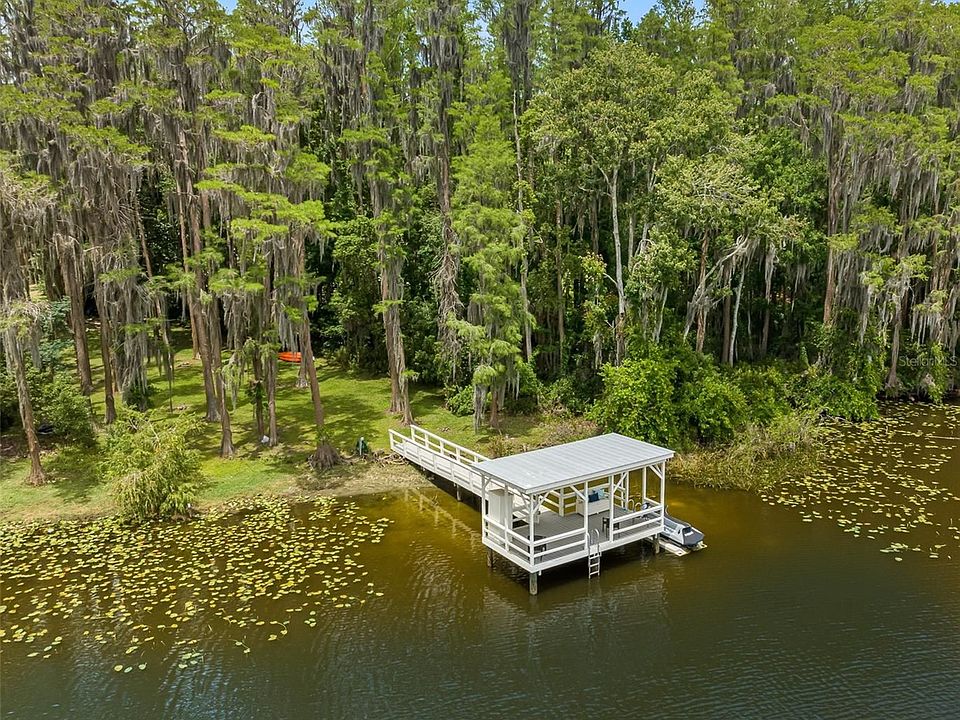 1st image of 20451 Gardenia Dr
