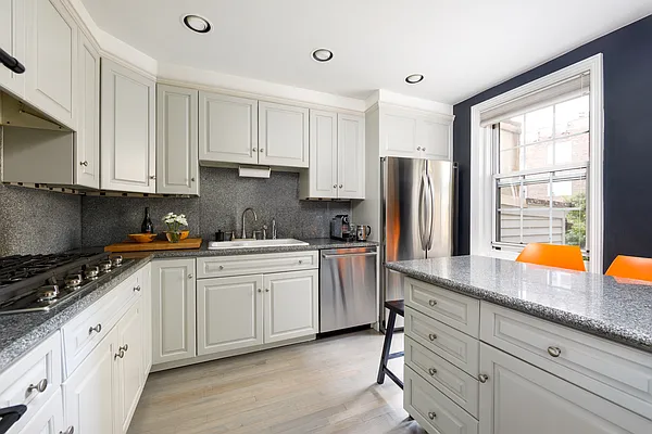 Sold by Compass | media 5