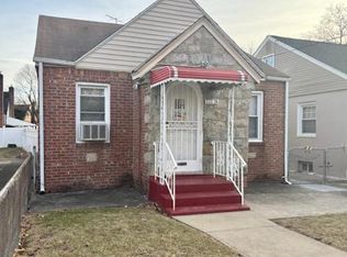 22114 114th Rd, Cambria Heights, NY 11411