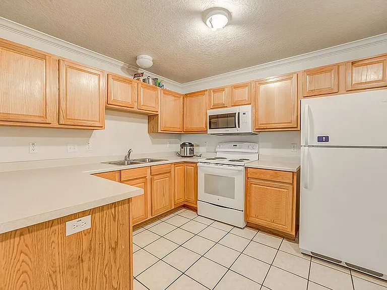 543 N University Ave #108 — Photo 1
