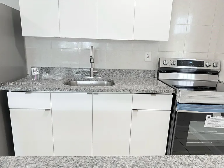 100 NE 78th St #9 — Photo 6