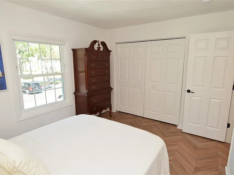 5048 Beach Dr SE #F — Photo 39