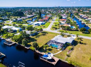 5113 Avalon Dr, Cape Coral, FL 33904