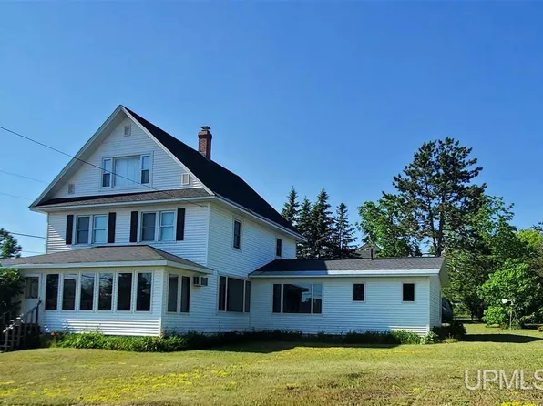 1249 Cedar St, Hancock, MI 49930