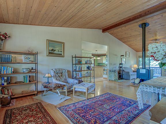 3rd image of 4033 Upland Rd