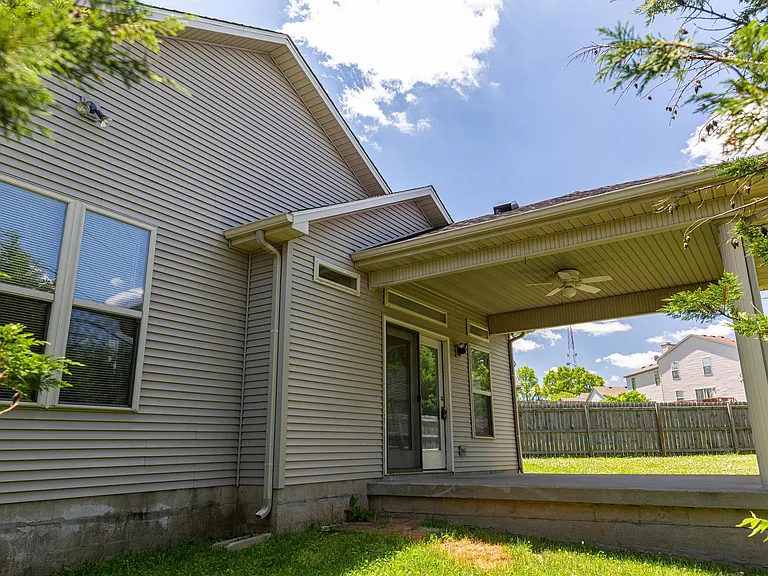 749 Whispering Brook Trce — Photo 16
