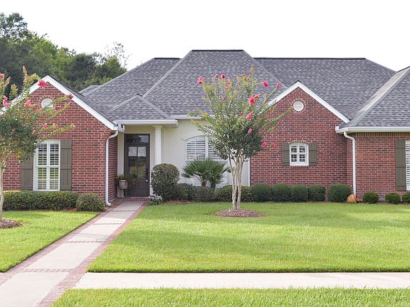 3rd image of 1046 Woodridge Dr