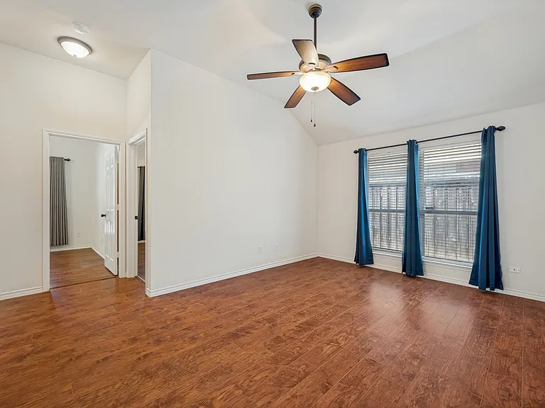 1615 Bur Oak Dr — Photo 21