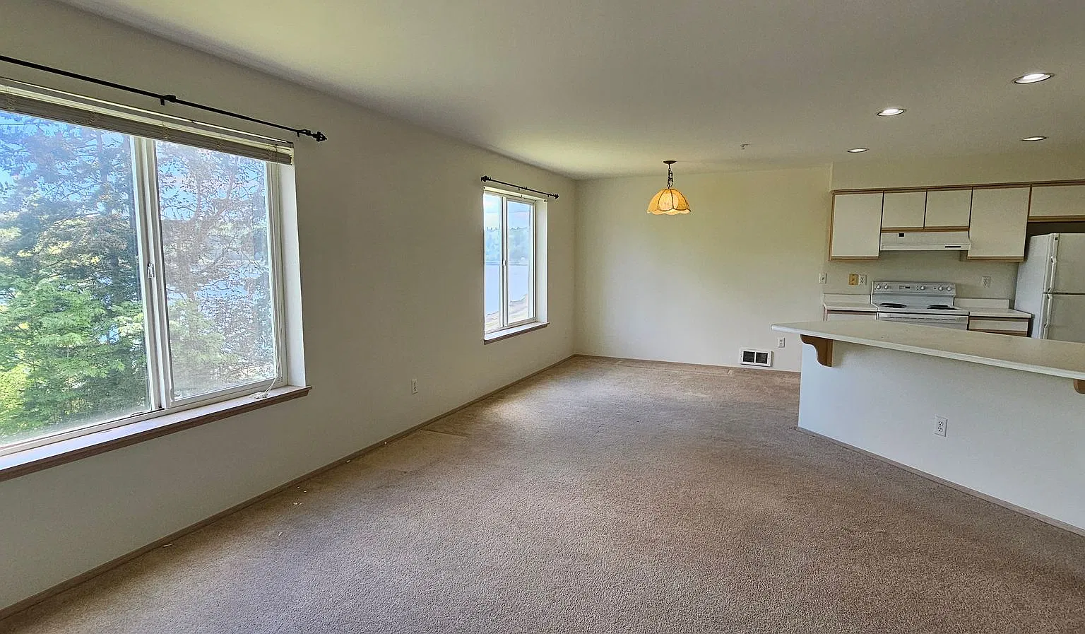 Partial View Condo — Photo 3