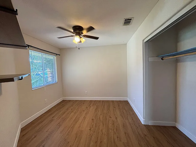 374 Aaron Cir — Photo 8