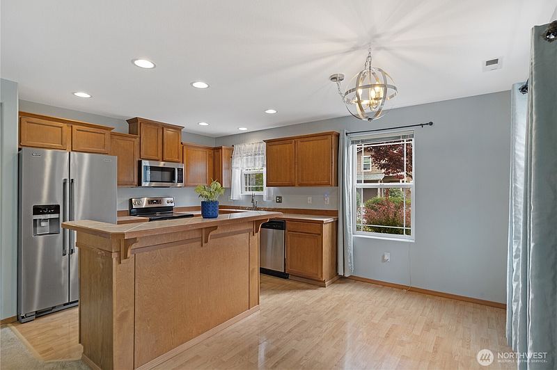5th image of 116 N Indiana Avenue