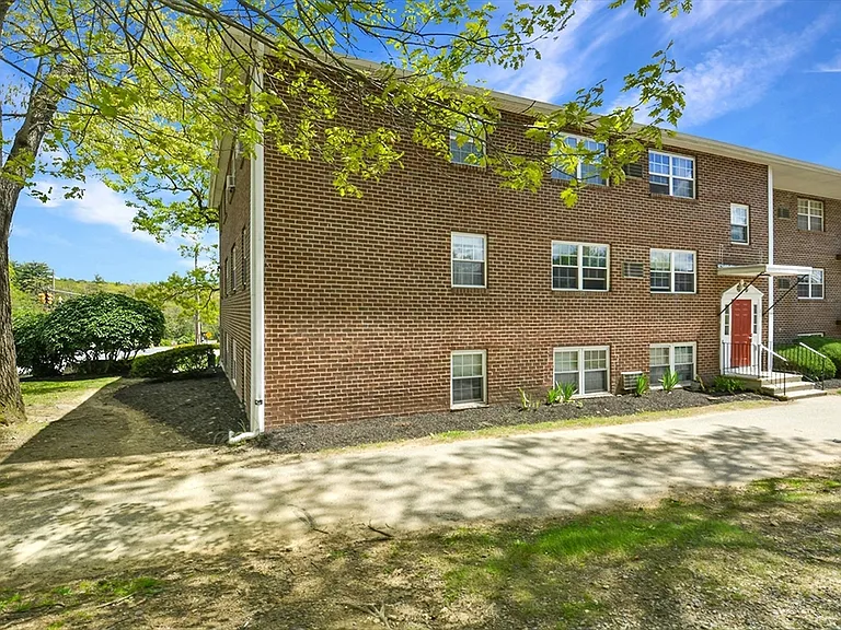 261 Boston Post Rd E #2 — Photo 19