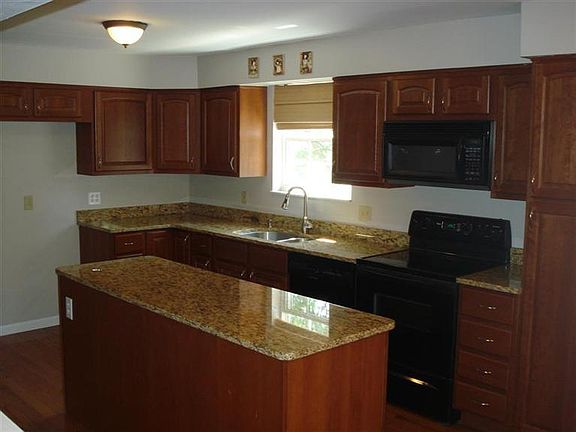 4th image of 2479 Sylmar Ct