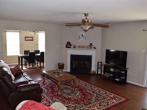 3rd image of 119 Villa Park Dr