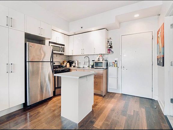 3rd image of 100 Maspeth Ave APT 2F