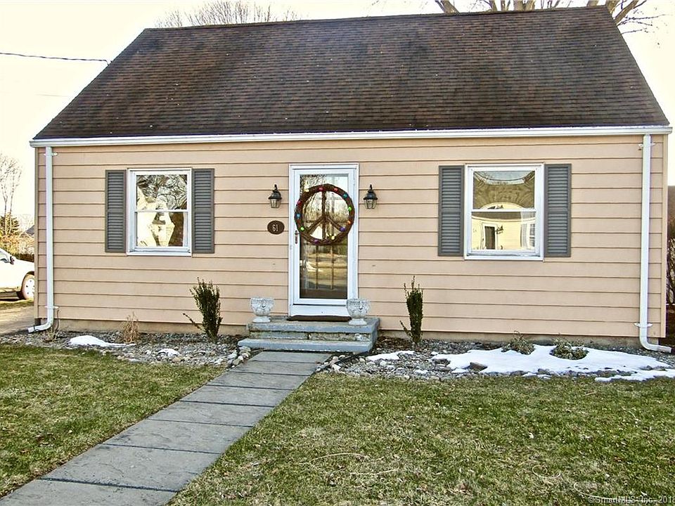 1st image of 61 Indian Neck Ave