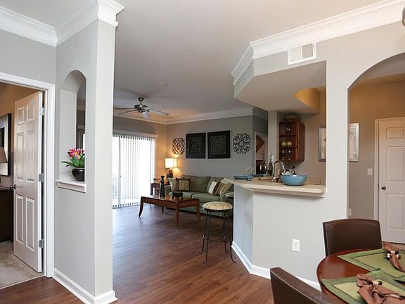 Interior_renovatedlivingroom_3