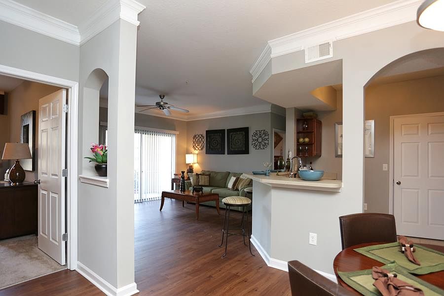 Interior_renovatedlivingroom_3
